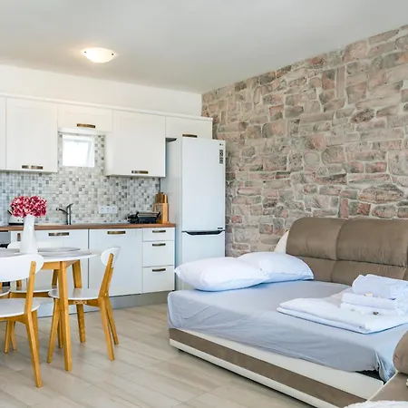 아파트 Ksenija Kat 시베니크