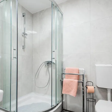 Ksenija Kat 시베니크