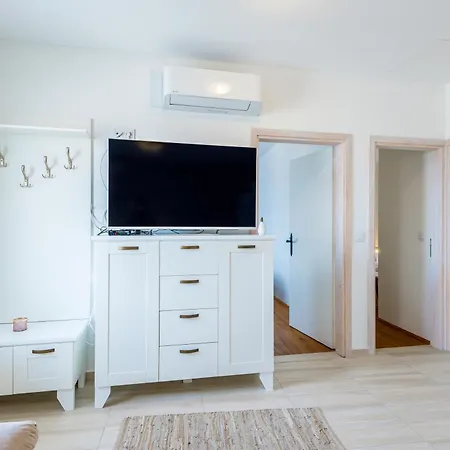 Ksenija Kat Apartmán *