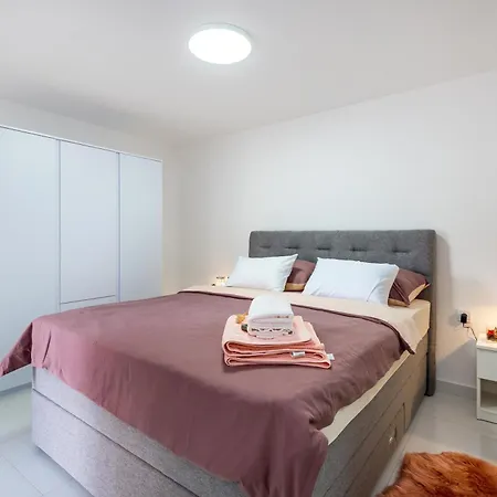 Ksenija Kat Apartmán